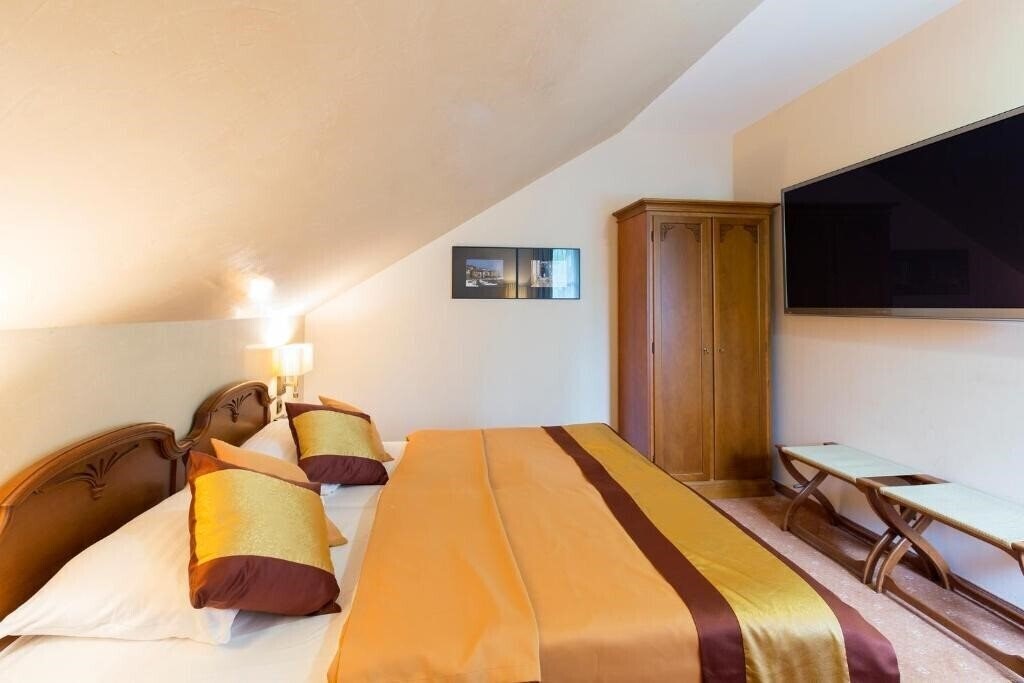 Готель Hotel Sacher Baden 4*