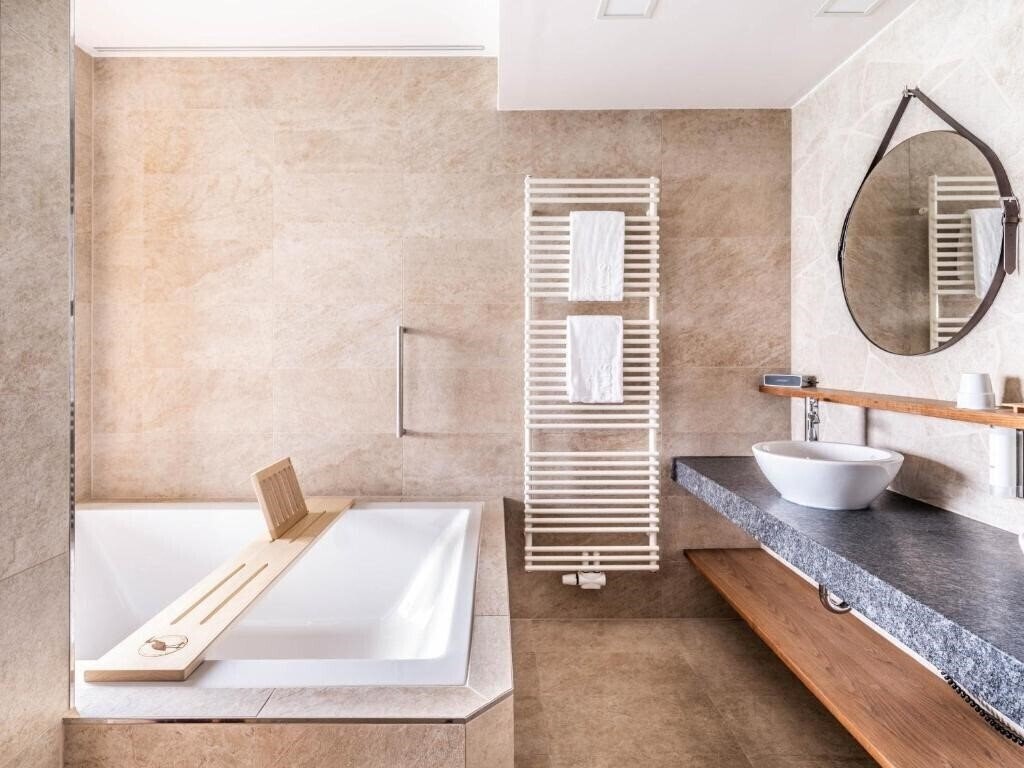 Фотографія St. Martins Therme & Lodge 4*