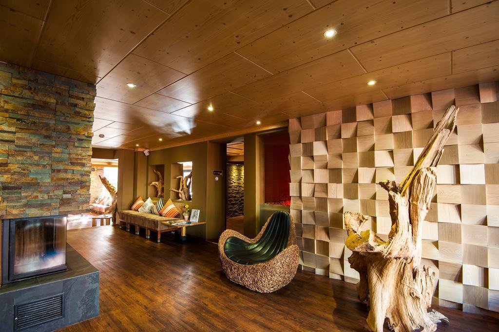 Отель Living Max 4*