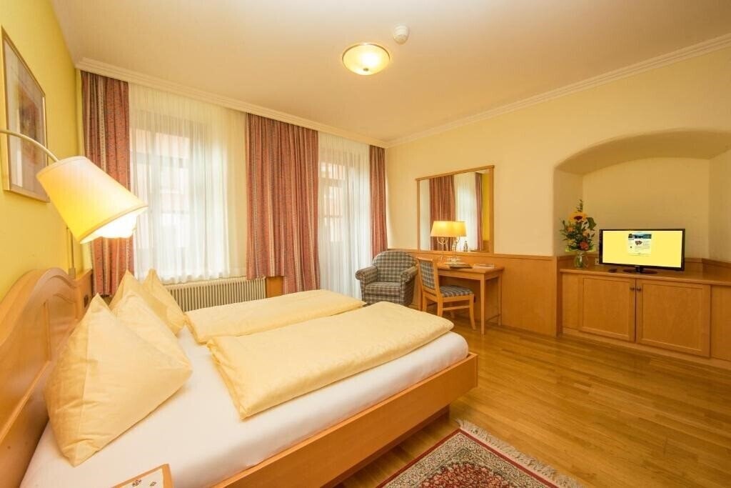 Фотографія Hotel Lebzelter 3*