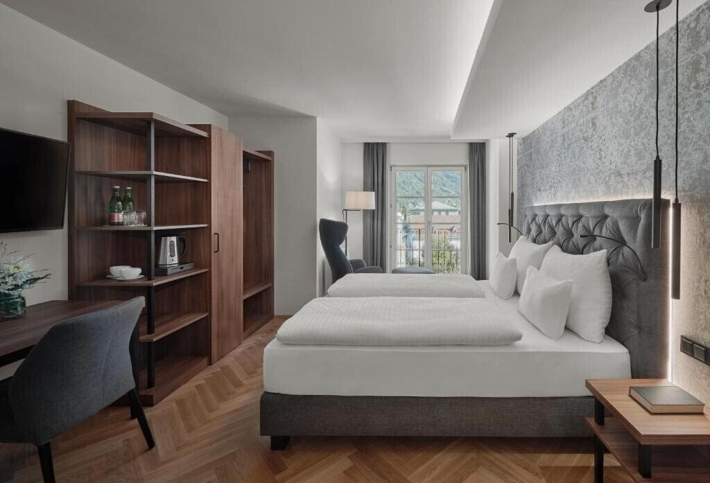 Картинка Schwarzer Adler 4*