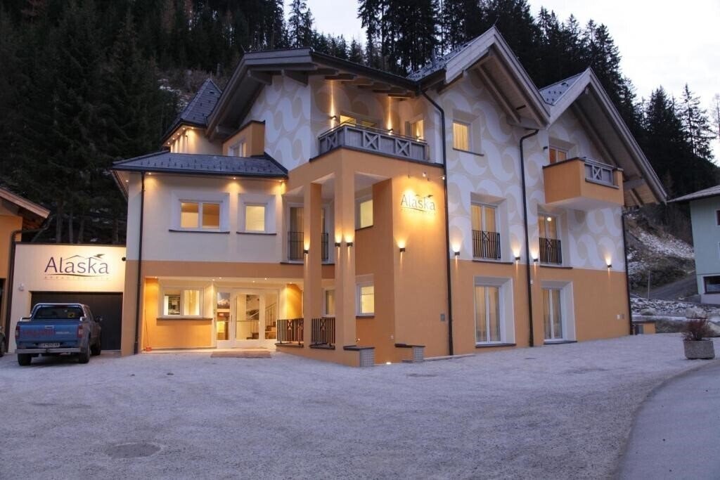 Отель Alaska апартаменты