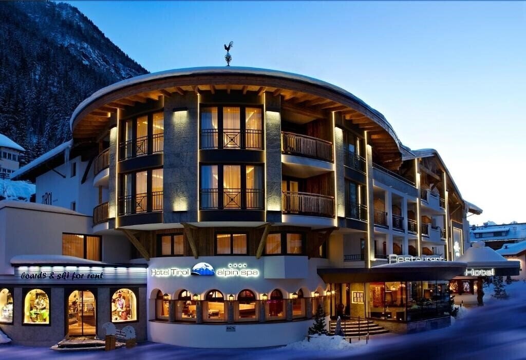 Отель Tirol 4*