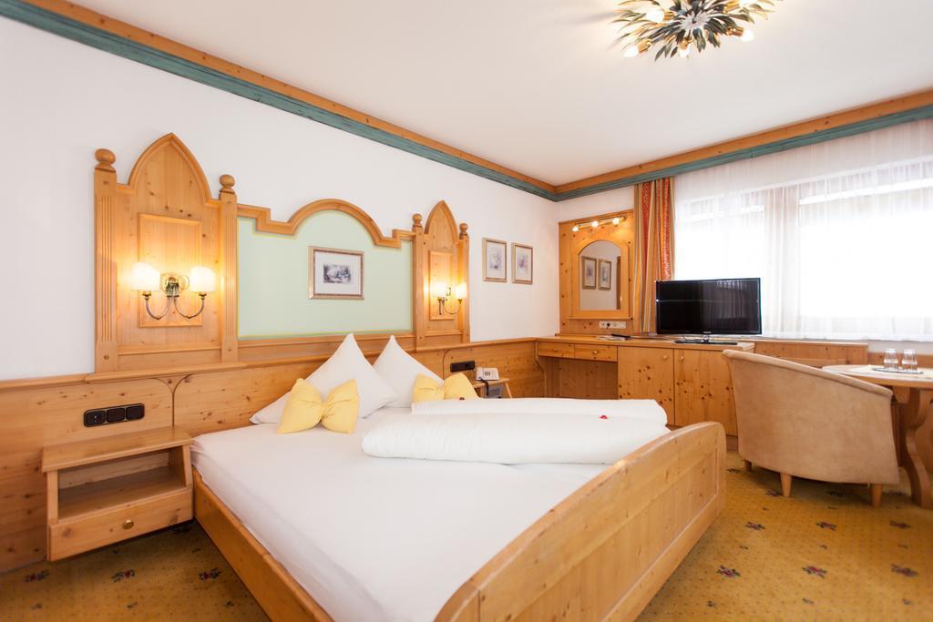 Фото Schlosshof 4*