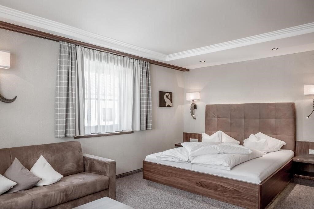 Фото Caroline Garni 4*
