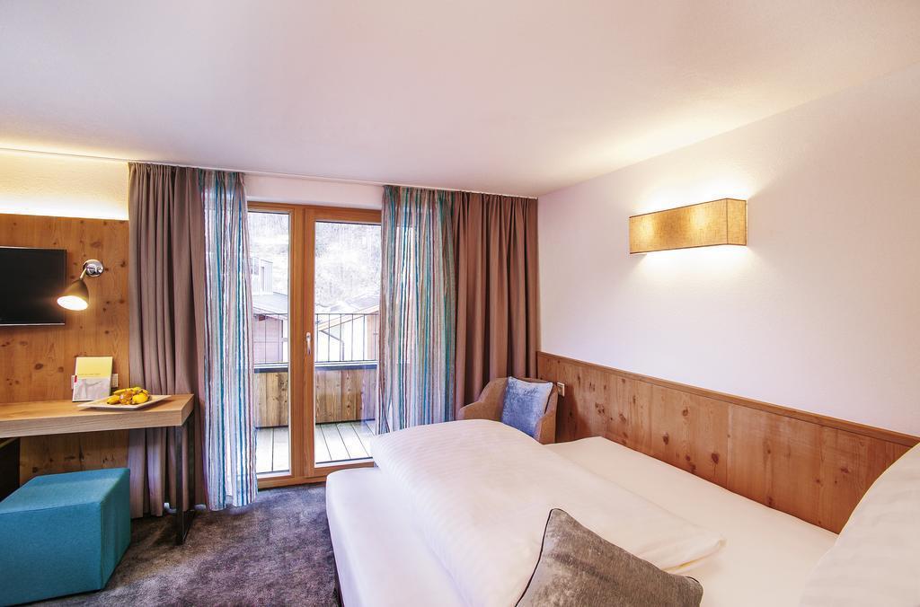 Фото Piz Buin 4*