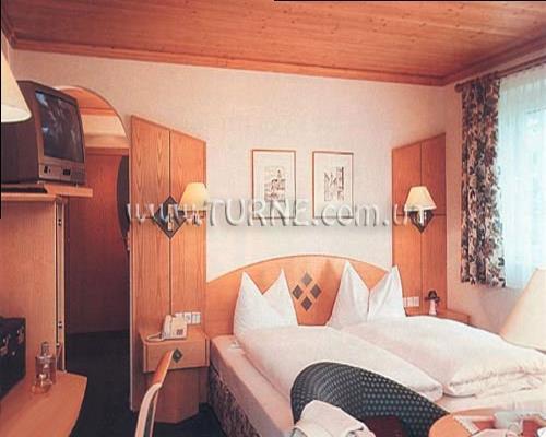 Фотографія Zur Burg Hotel 4*