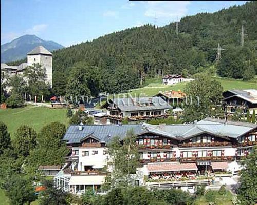 Готель Zur Burg Hotel 4*