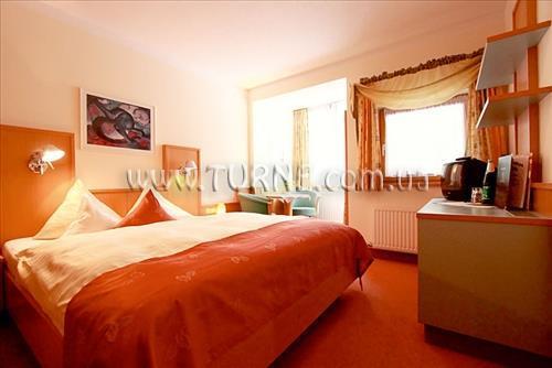 Готель Vier Jahreszeiten 4*