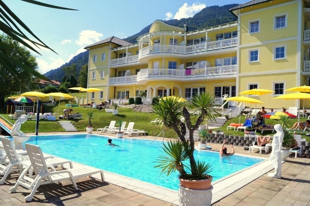 Отель Ferienanlage Sonnenhugel 4*