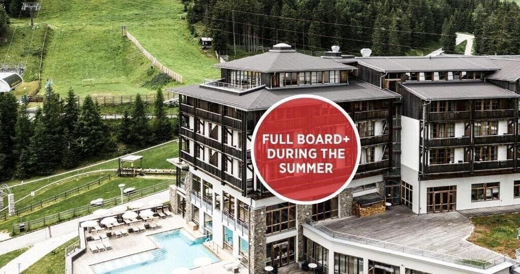 Готель Falkensteiner Hotel Cristallo 4*