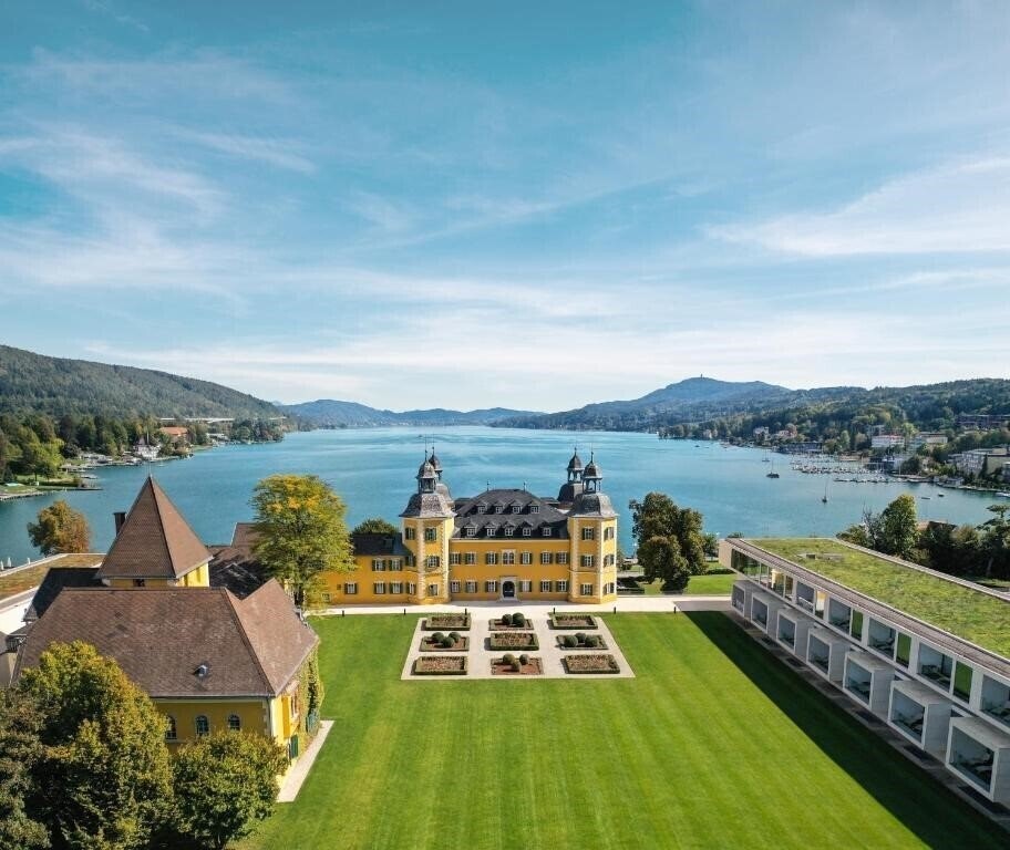 Отель Schloss Velden 5*
