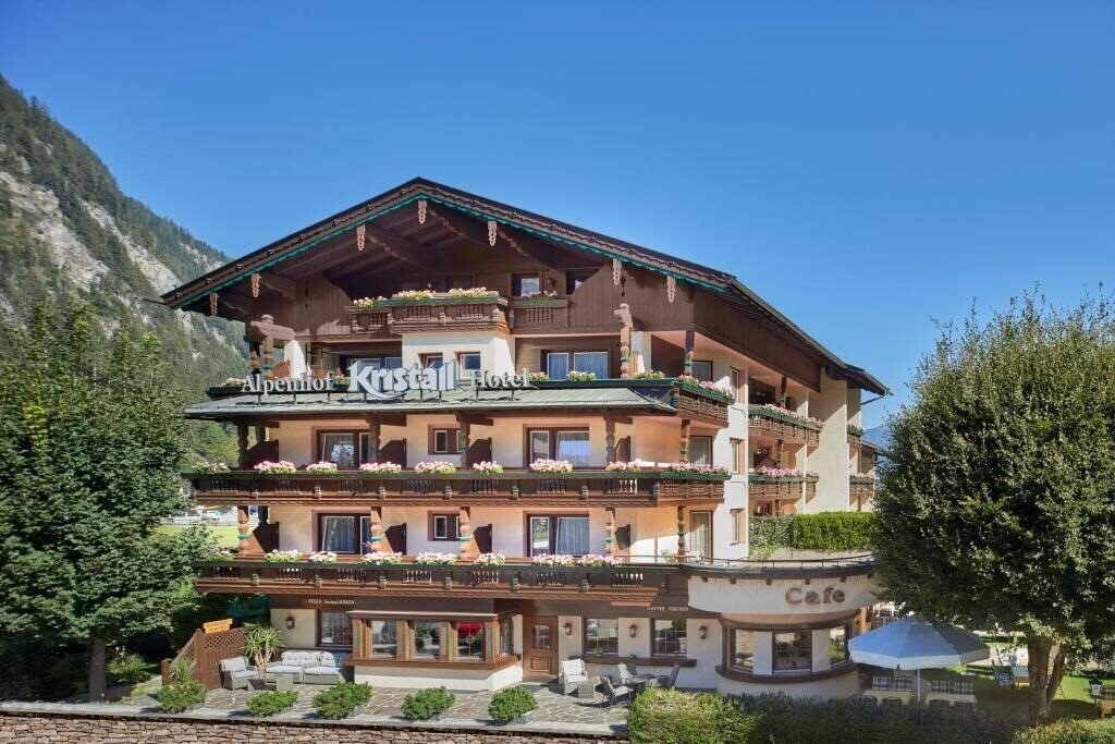 Отель Alpenhof Kristall 3*