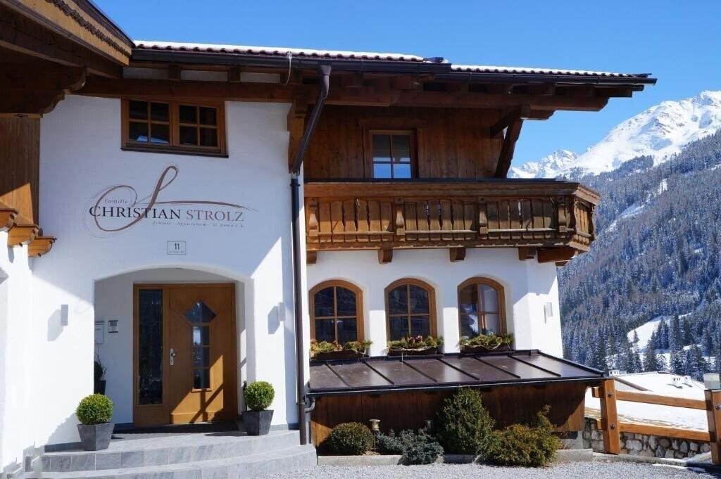 Готель Pension Strolz 3*