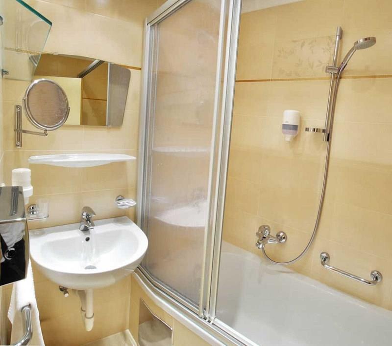 Готель Fun & SPA Hotel Strass 4*