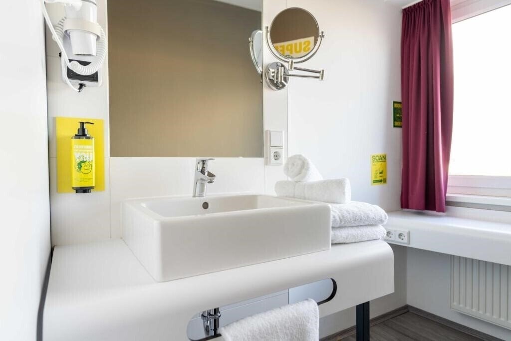 Фотография Hb1 Budget Hotel Wiener Neudorf 1*