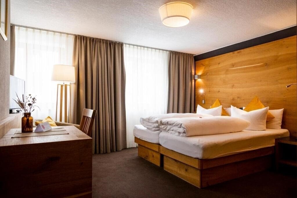 Готель Hotel Montfort 3*