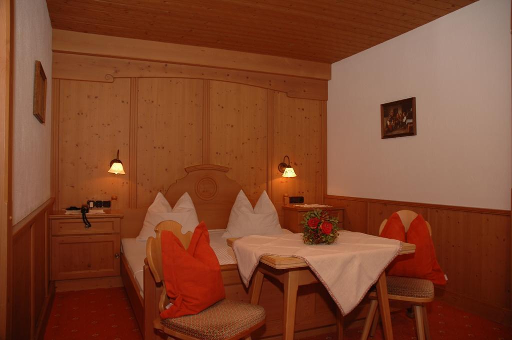 Готель Garni Almhof Hotel 3*