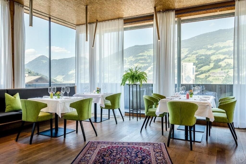 Картинка Gartenhotel Crystal (Fugen) 4*
