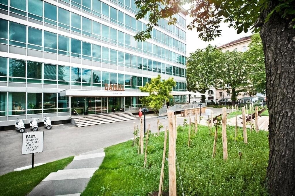 Отель Hotel Daniel Vienna 3*