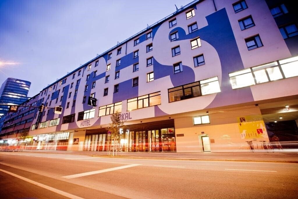 Готель Hotel Zeitgeist Vienna Hauptbahnhof 4*