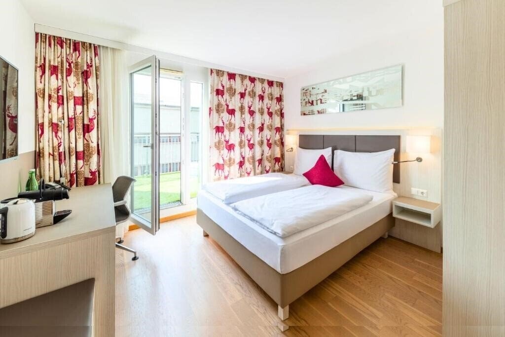 Фото Hotel Zeitgeist Vienna Hauptbahnhof 4*
