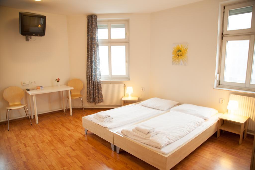 Готель A & O Wien Stadthalle 2*