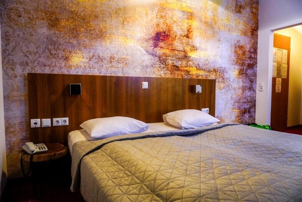 Отель Klimt Hotel & Apartments 3*