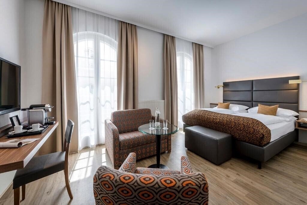 Готель Nestroy Wien 4*