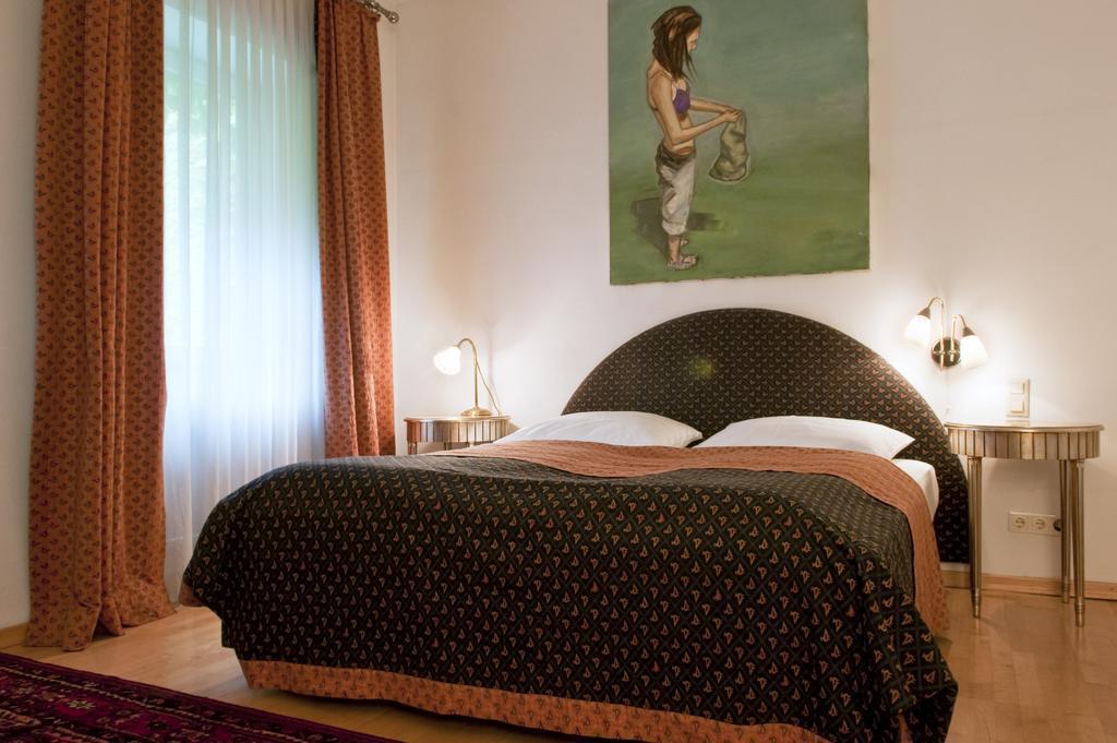 Готель Kunsthof 3*