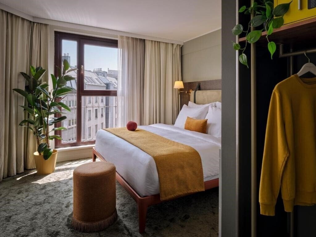 Отель Max Brown Hotel 5th District 4*