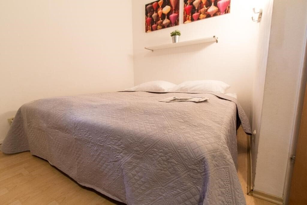 Отель Apartmenthaus Hietzing 3*