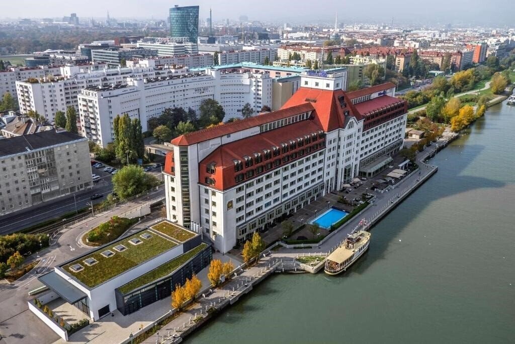 Готель Hilton Vienna Danube 4*