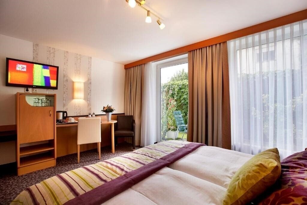 Фото Strandhotel Alte Donau 4*