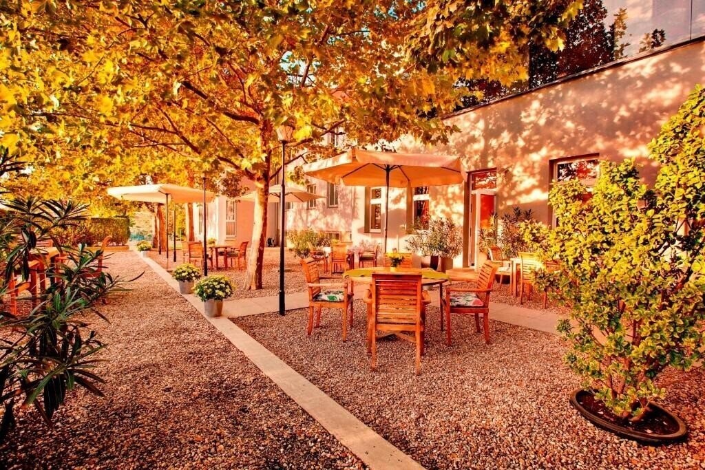 Картинка Strandhotel Alte Donau 4*