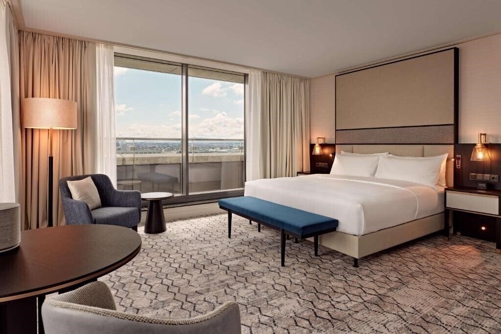 Фото Hilton Vienna Hotel 4*