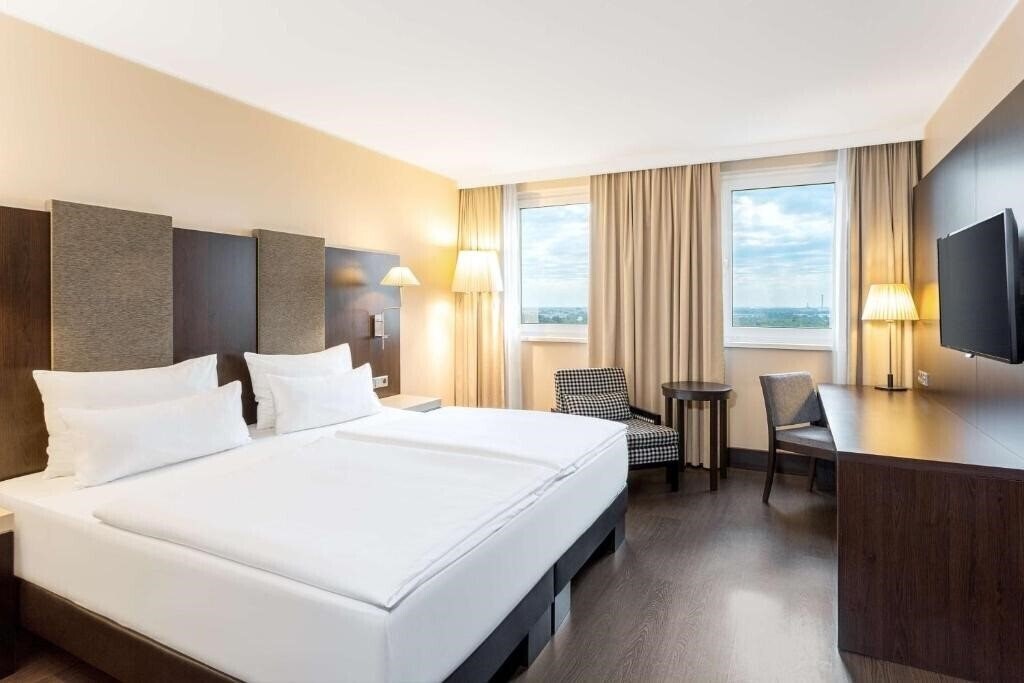 Готель Nh Danube City 4*