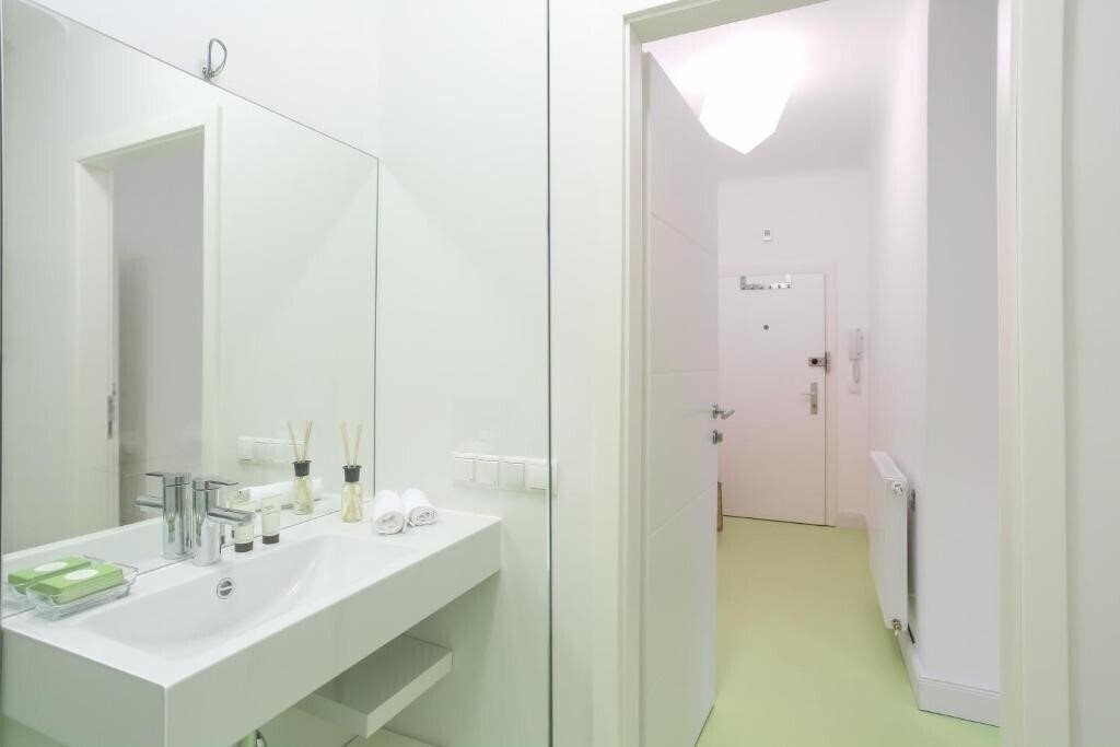 Фотография Green Mango City Condo 4*