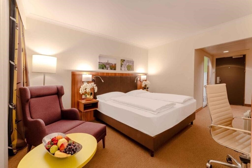 Отель Plaza Premium Wien 4*
