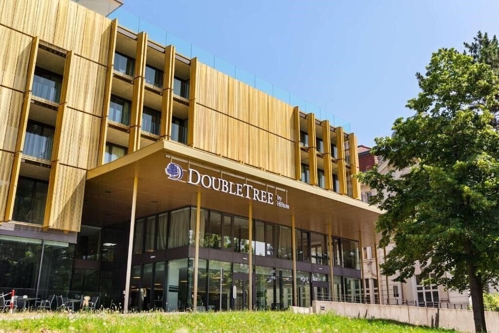 Готель Doubletree by Hilton Vienna Schonbrunn 4*