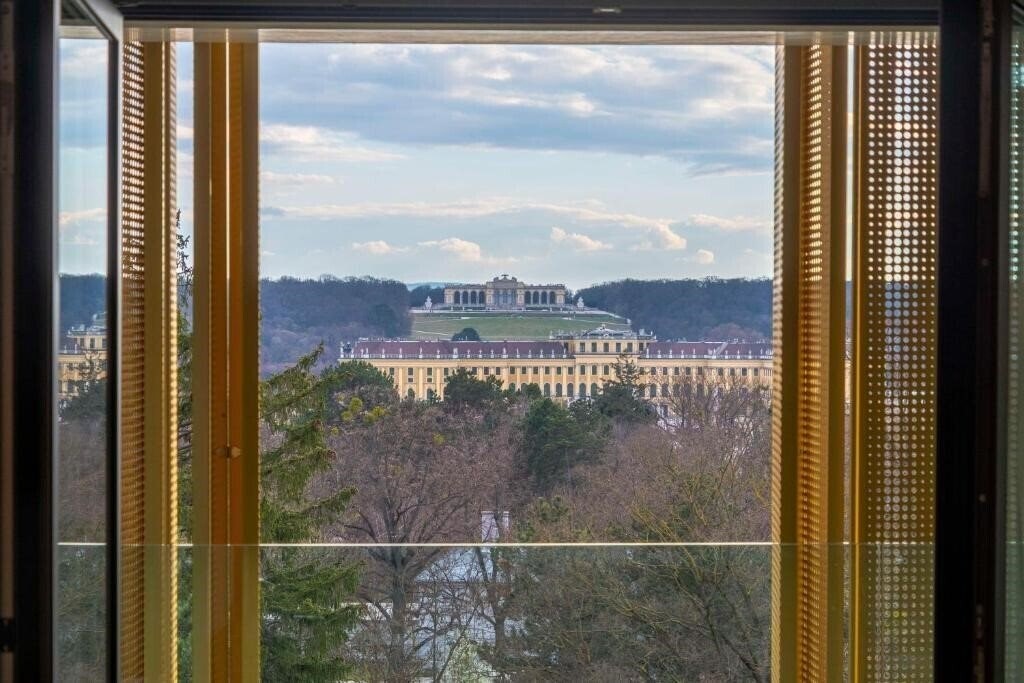 Фото Doubletree by Hilton Vienna Schonbrunn 4*