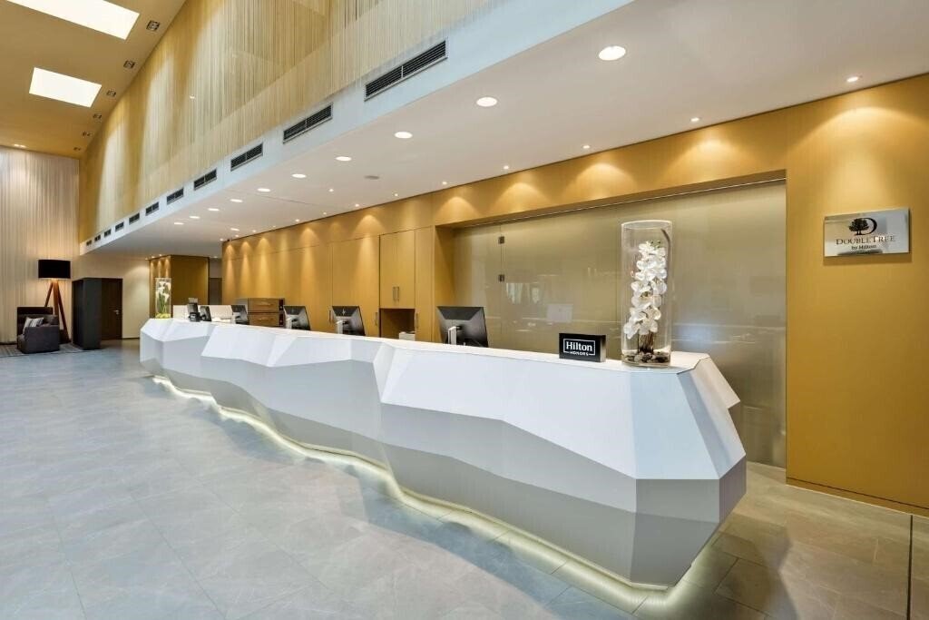 Фотографія Doubletree by Hilton Vienna Schonbrunn 4*