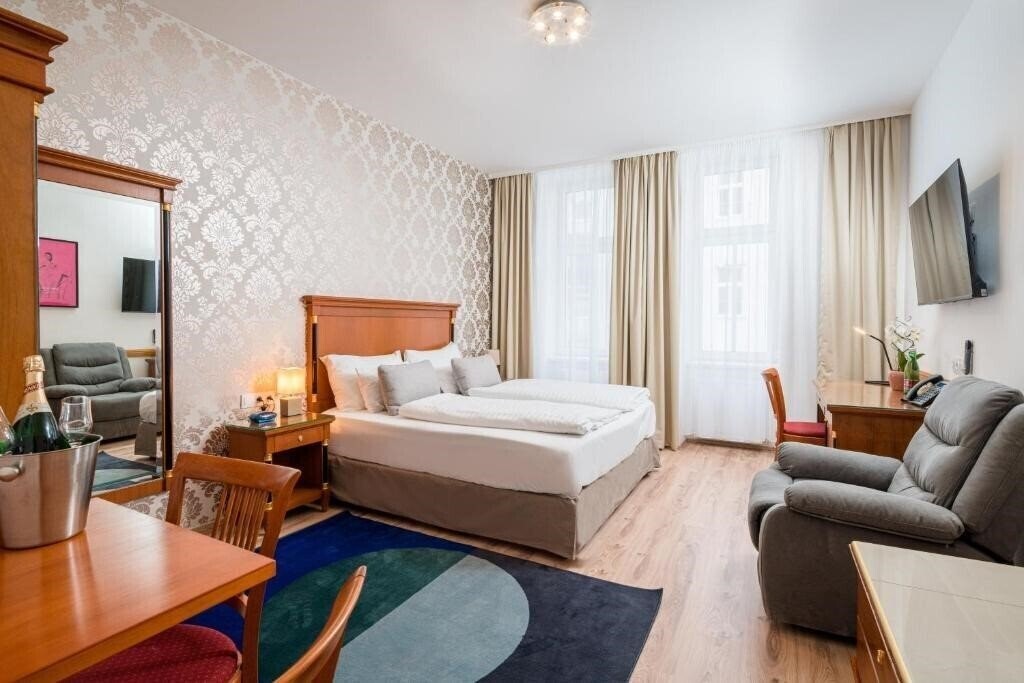 Фото Best Western Plus Celebrity Suites 3*
