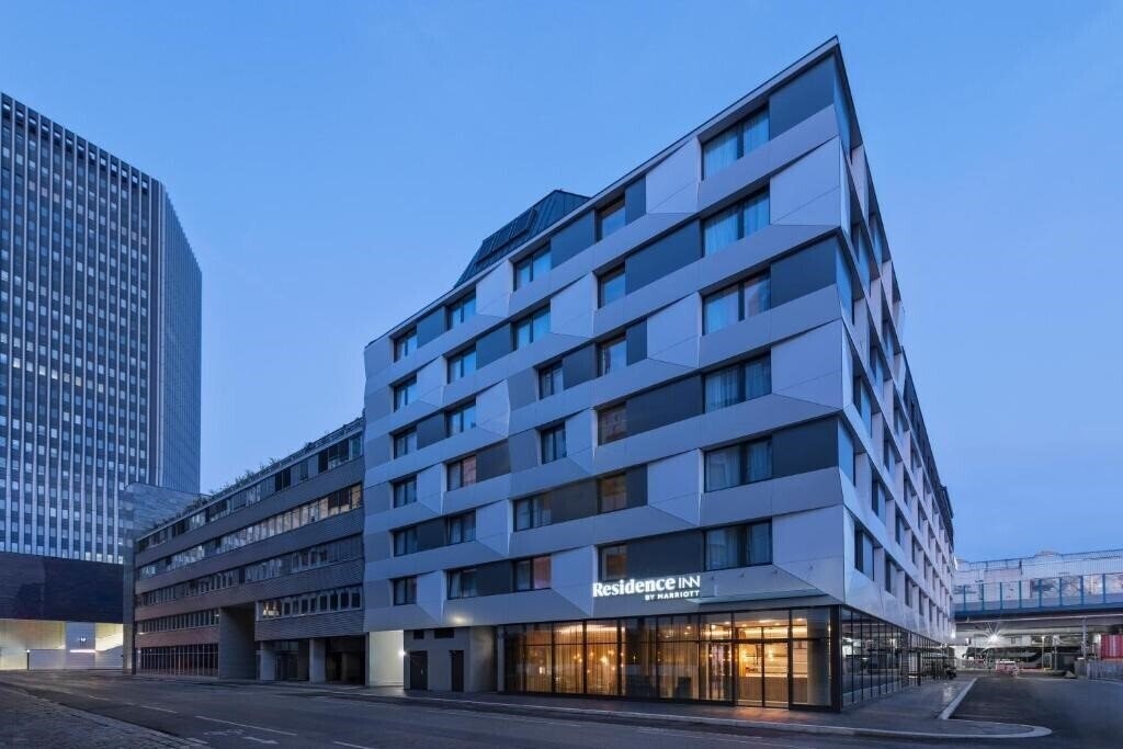 Отель Residence Inn by Marriott Vienna City East 4*