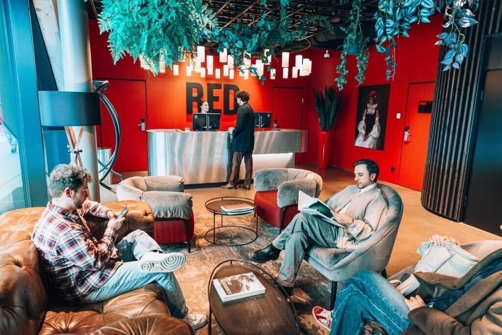 Изображение Radisson Red Hotel, Vienna 4*