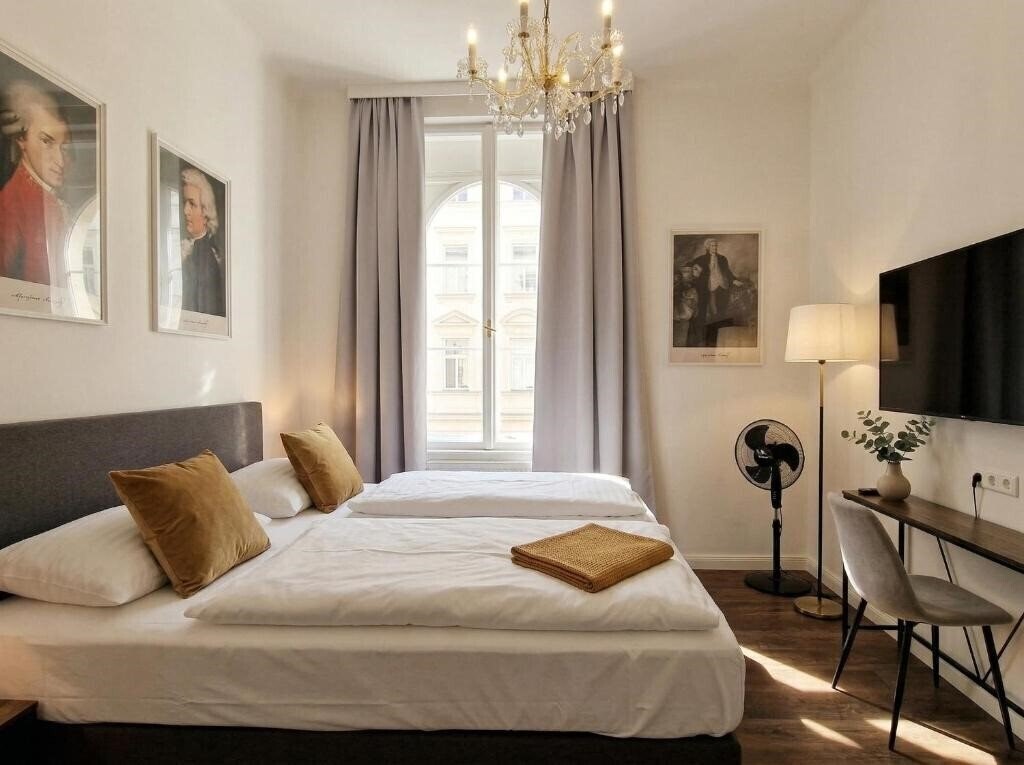 Готель Pension Mozart 4*