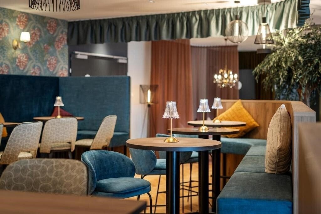 Отель Arcotel AQ Wien 4*