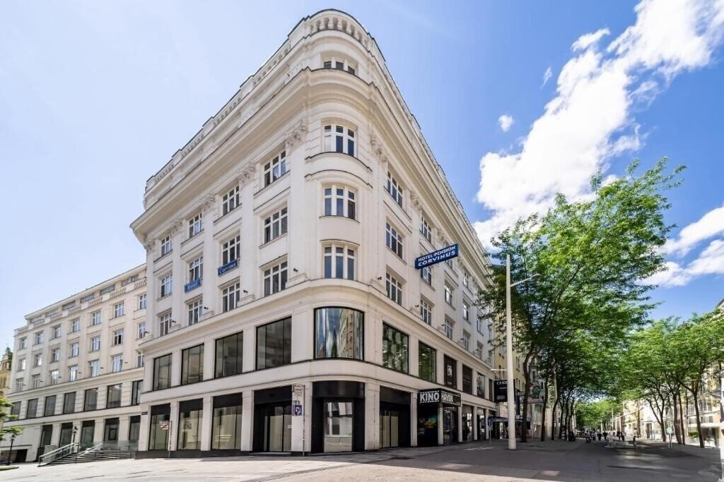 Готель Hotel Corvinus Vienna 4*