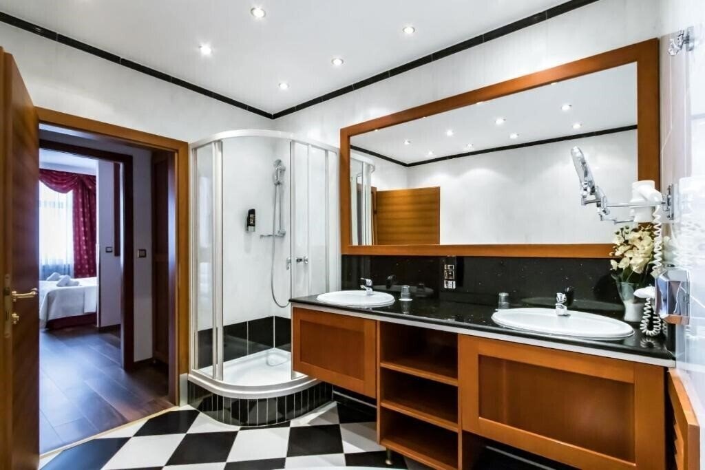Фото Hotel Corvinus Vienna 4*