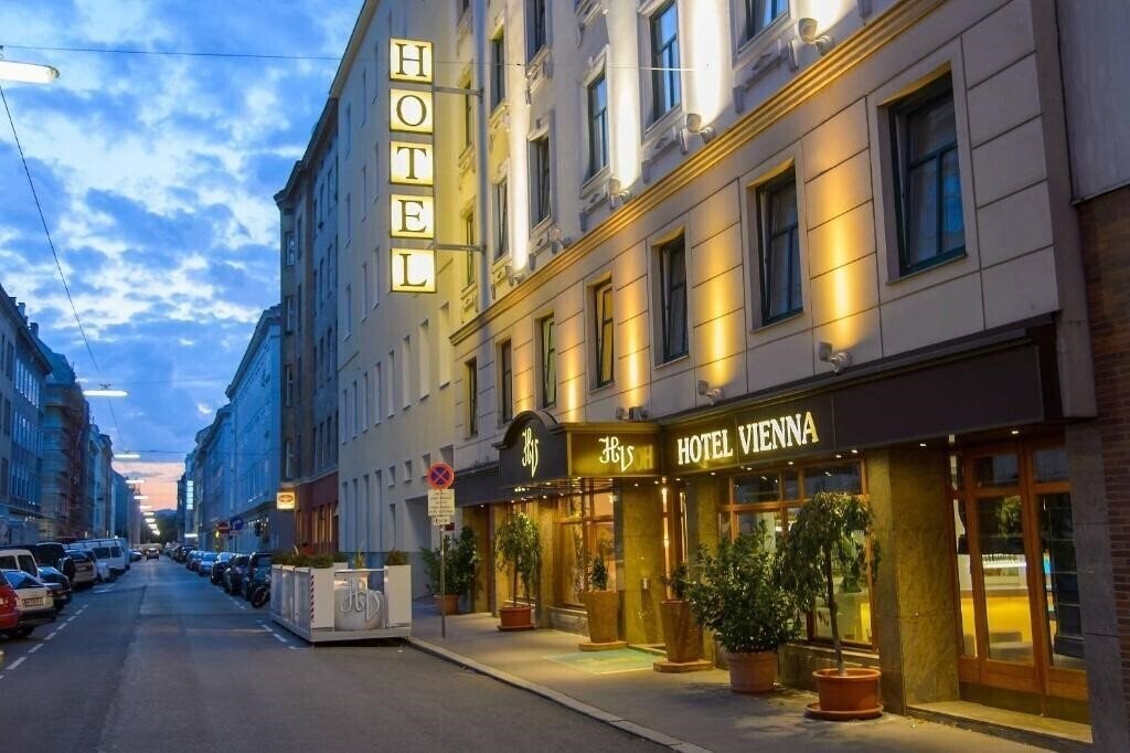 Готель Hotel Vienna 4*